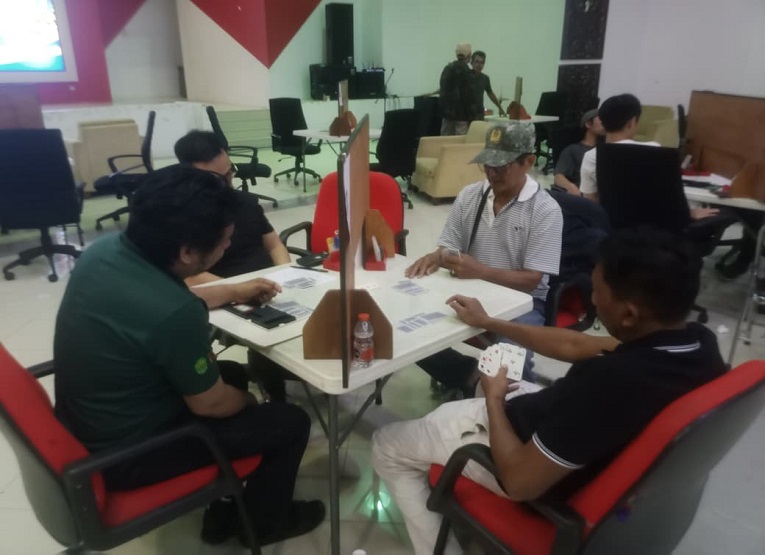 Suasana Atlet Bridge Kukar Saat Latihan. (Dok. GABSI Kukar)
