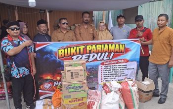 Solidaritas Warga, Bukit Pariaman Salurkan Rp31,47 Juta untuk Korban Kebakaran Loa Ipuh 3 Penyerahan bantuan dari masyarakat Desa Bukit Pariaman untuk korban kebakaran di Jalan Kartini Gang Karya, Kelurahan Loa Ipuh, Tenggarong. (Irvan/dutakaltimnews.com)
