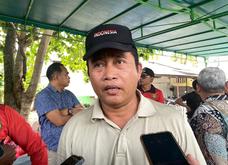 Camat Tenggarong Seberang, Sukono. (Van/dutakaltimnews.com)