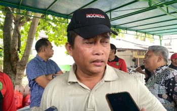 Camat Tenggarong Seberang, Sukono. (Van/dutakaltimnews.com)