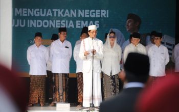 Menag Nasaruddin Umar saat menyampaikan amanat upacara pada Peringatan Hari Santri 2026. (Dok. Kementerian Agama Republik Indonesia)