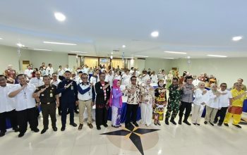 Syukuran dalam rangka Hari Ulang Tahun (HUT) ke-61 Bankaltimtara yang berlangsung di Kantor Bankaltimtara Cabang Tenggarong. (Van/dutakaltimnews.com)