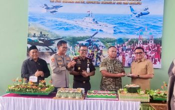 Peringatan HUT ke-81 TNI dengan tema “TNI Kuat Bersama Rakyat, Indonesia Berdaulat, Adil dan Makmur”. (Van/dutakaltimnews.com)