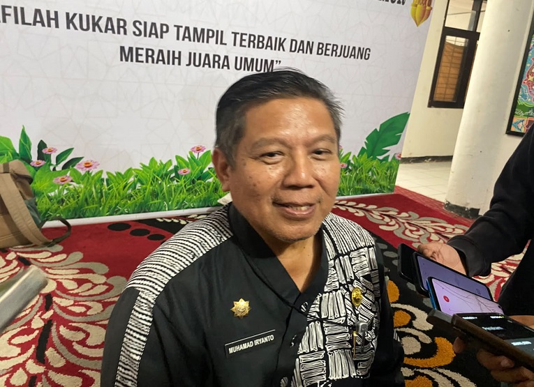 (Plt) Kepala Disdukcapil Kukar, Muhamad Iryanto. (Van/dutakaltimnews.com)