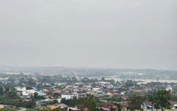 Kabut Asap Belum Pergi dari Kukar, ISPA Meningkat dan Jarak Pandang Jadi Ancaman 4 Kondisi Kabut Asap di Tenggarong (Foto : Andri/dutakaltimnews.com)