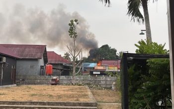 Kebakaran di Jalan Jelawat Batu, Kelurahan Timbau, Kecamatan Tenggarong. (Dok. Disdamkarmatan Kukar)