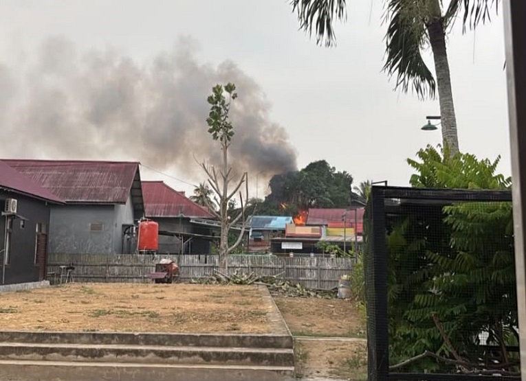 Kebakaran di Jalan Jelawat Batu, Kelurahan Timbau, Kecamatan Tenggarong. (Dok. Disdamkarmatan Kukar)