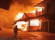 Kebakaran kawasan permukiman di Jalan Jenderal Sudirman RT 7, Desa Muara Muntai Ulu, Kecamatan Muara Muntai. (Dok. Disdamkarmatan Kukar)