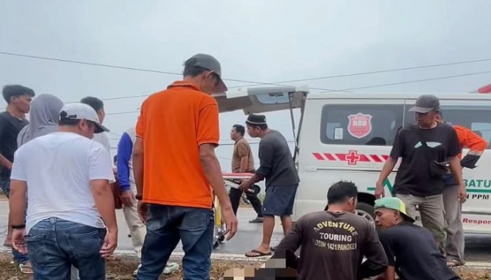 Diduga Hilang Kendali saat Menikung, Pikap Tabrak Motor di Jalan Soekarno-Hatta Km 18 Loa Janan