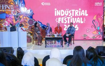 Kepala Balai Pemberdayaan Industri Persepatuan Indonesia Syukur Idayati saat menjadi narasumber Community Engagement “Batik Beyond Tradition: Digital dalam Inovasi, Berkelanjutan, dan Bertahan dalam Tradisi” di Surabaya. (Dok. Kementerian Perindustrian)