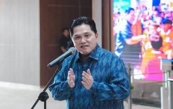 (Menpora) Erick Thohir menyampaikan penyelenggaraan Indonesia Youth Summit 2026 pada acara konferensi pers di Loby Kemenpora, Jakarta, Selasa (13/10) siang.(Dok. Kementerian Pemuda dan Olahraga)