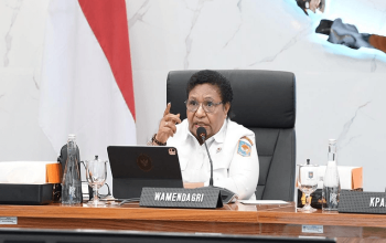 Wakil Kementerian Dalam Negeri Ribka Haluk di Kantor Kementerian Dalam Negeri (Kemendagri), Jakarta. (Dok Kementerian Dalam Negeri)