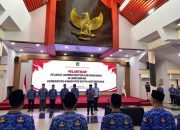 Bupati Kukar Lantik 11 Pejabat, Minta Langsung Beradaptasi dan Tingkatkan Kinerja 9 Pelantikan pejabat administrator dan pengawas di lingkungan Pemerintah Kabupaten Kukar. (Van/dutakaltimnews.com)