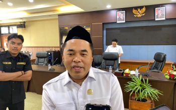 DPRD Kukar Soroti Antrean BBM yang Makan Badan Jalan Meski SPBU Buka 24 Jam 4 DPRD Kukar, Ahmad Yani. (Irvan/dutakaltimnews.com)