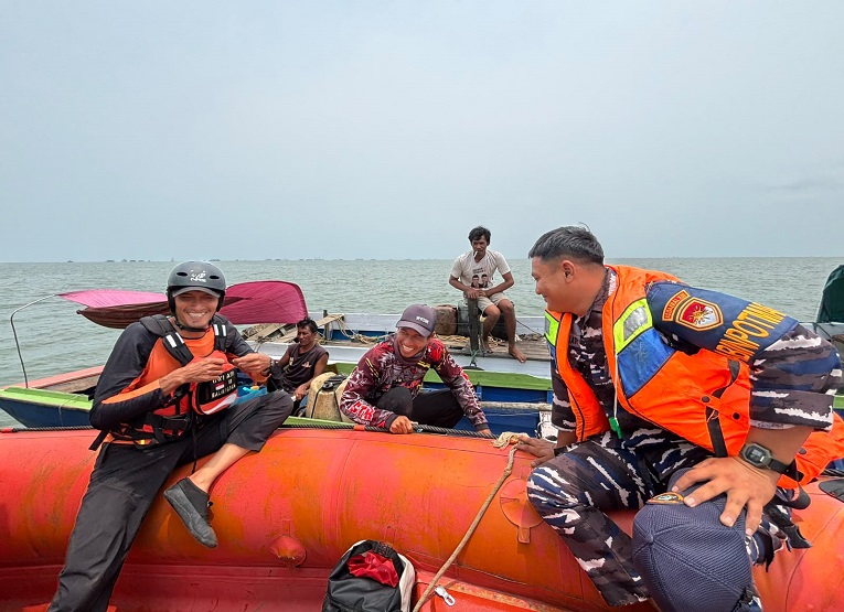 Proses Pencarian Korban Hilang di Perairan Laut Muara Badak (Dok. Tim SAR Balikpapan)
