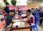 Donasi Rp939,5 Juta untuk Korban Kebakaran Danau Aji, Penyaluran Terakhir Resmi Ditutup 10 Suasana Penyaluran Bantuan Uang Donasi Kepada Korban Korban Terdapat Kebakaran di Kantor Kelurahan Melalui. (Irvan/dutakaltimnews.com)
