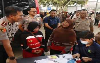 Kegiatan Layanan Gratis Polres Kukar di Warung Ojol Polres Kukar (Dok. Humas Polres Kukar)
