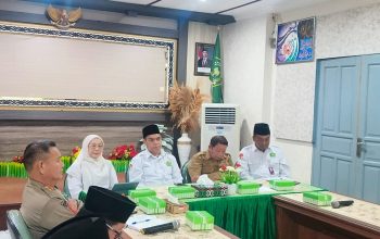 Rapat pembahasan persiapan peringatan Hari Santri Nasional 2026 yang berlangsung di Aula Kantor Kementerian Agama (Kemenag) Kabupaten Kukar. (Van/dutakaltimnews.com)