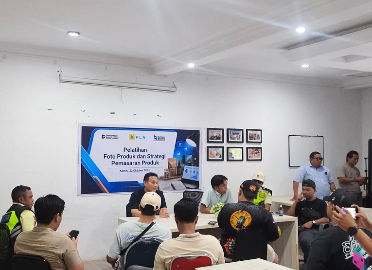 Suasana pertemuan Aliansi Ormas Tiga Daerah dengan pihak PLN ULP Tenggarong. (Irvan/dutakaltimnews.com)