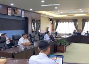 Rapat Dengar Pendapat DPRD Kukar membahas optimalisasi aset daerah untuk pendidikan SMK Geologi Pertambangan dan rencana hibah aset untuk pembangunan Gudang Bulog Pusat. (Van/dutakaltimnews.com)