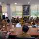 Rapat audiensi persiapan peringatan Peristiwa Merah Putih ke-80 tahun 2027 di Ruang Rapat Sekda Kukar. (Van/dutakaltimnews.com)