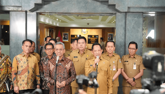 Mendagri dan Menkeu Pastikan Ketersediaan Anggaran Rehab-Rekon Pascabencana Sumatera hingga Bantuan Daerah Berprestasi