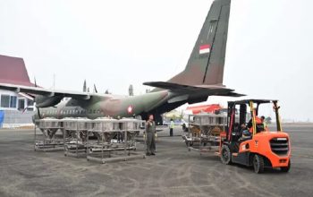 Operasi Modifikasi Cuaca (OMC). (Dok. Tentara Nasional Indonesia)
