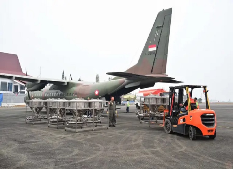Operasi Modifikasi Cuaca (OMC). (Dok. Tentara Nasional Indonesia)